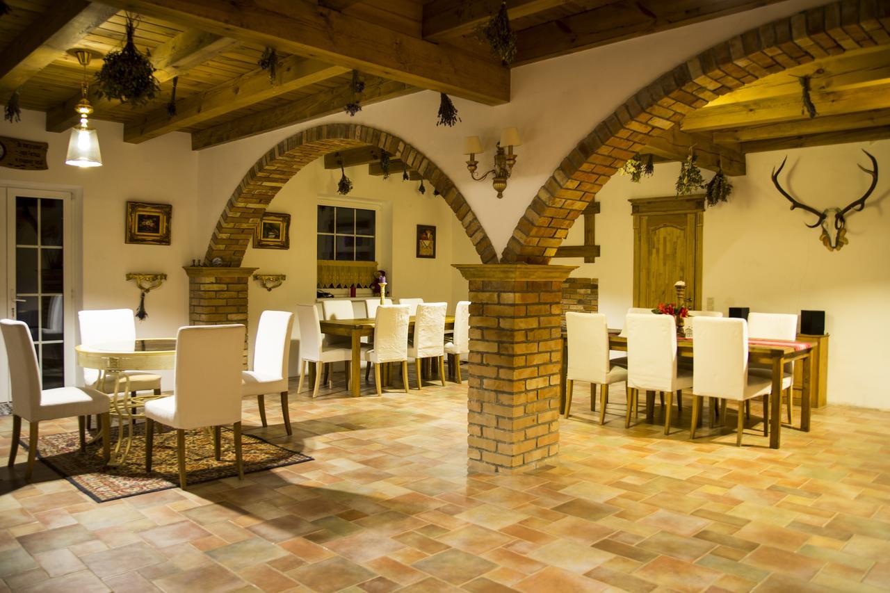 Usadba Bogach Hotel Kobryn Ngoại thất bức ảnh
